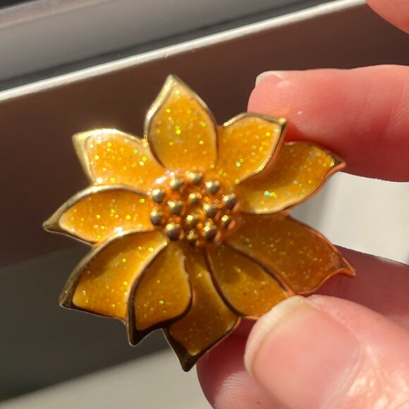 Vintage Glittery Flower Pendant or Brooch Yellow with Orange Tones Avon - Picture 3 of 6